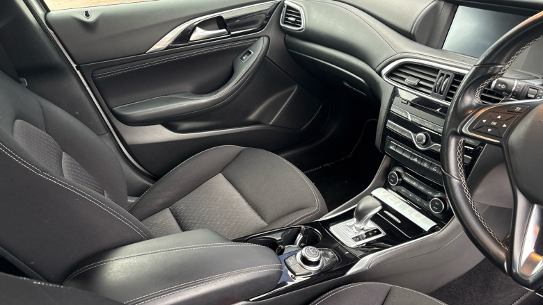 Infiniti Qx30 2.2d Premium 5dr DCT Diesel Estate